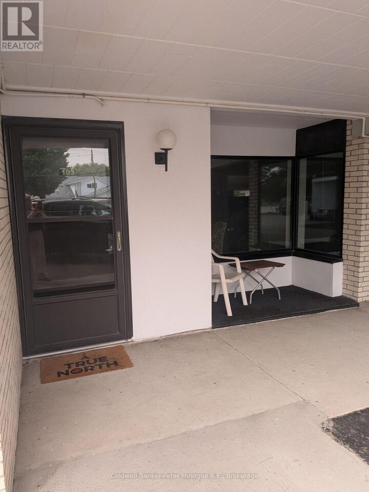 Property Photo:  425 William Street 103  ON P1A 1X6 