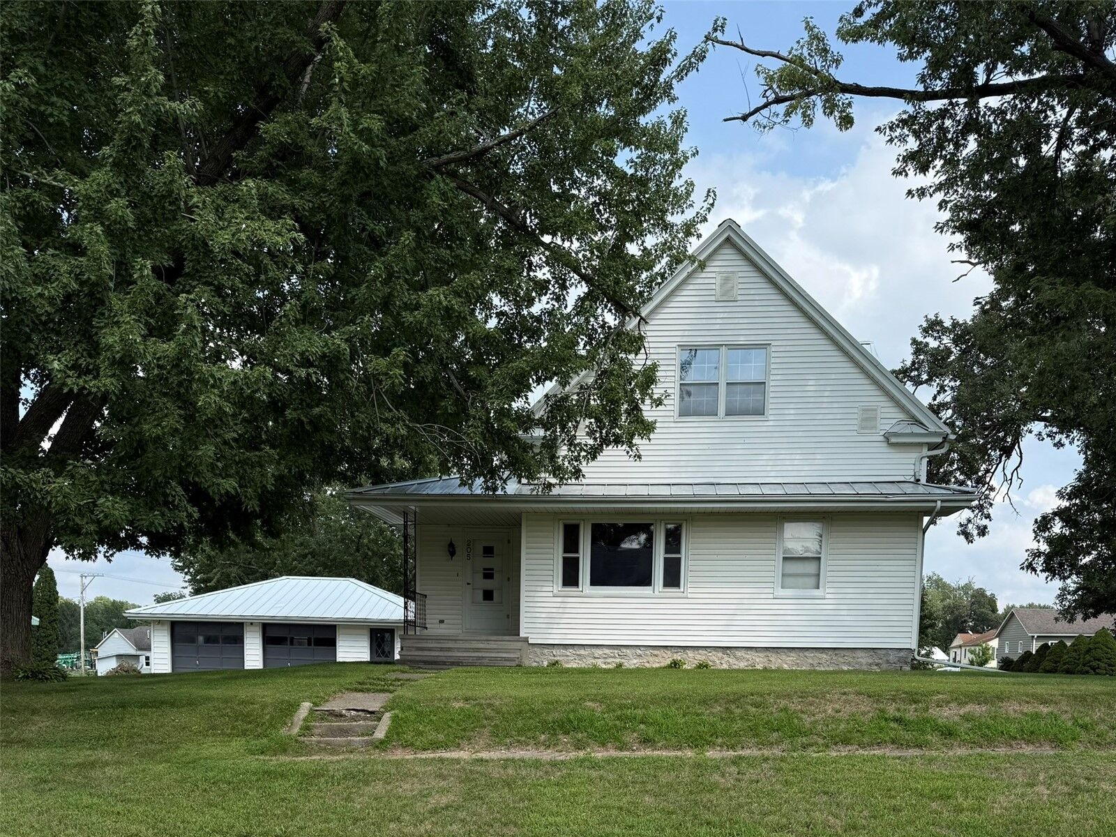 Property Photo: 205 Grand Avenue IA 52332