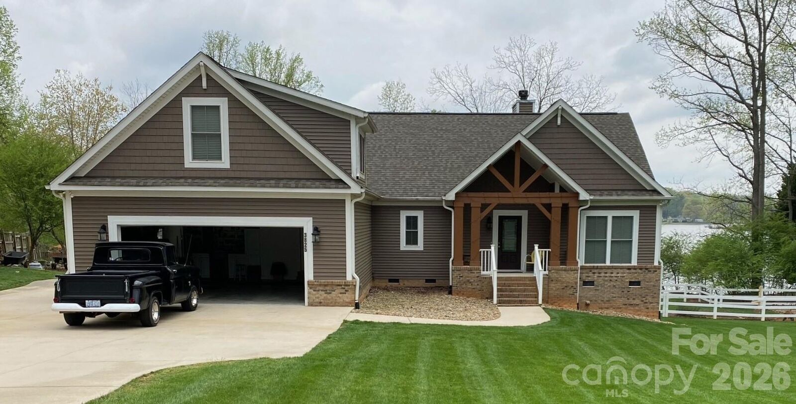 Property Photo: 3825 Chevlot Hills Road NC 28673