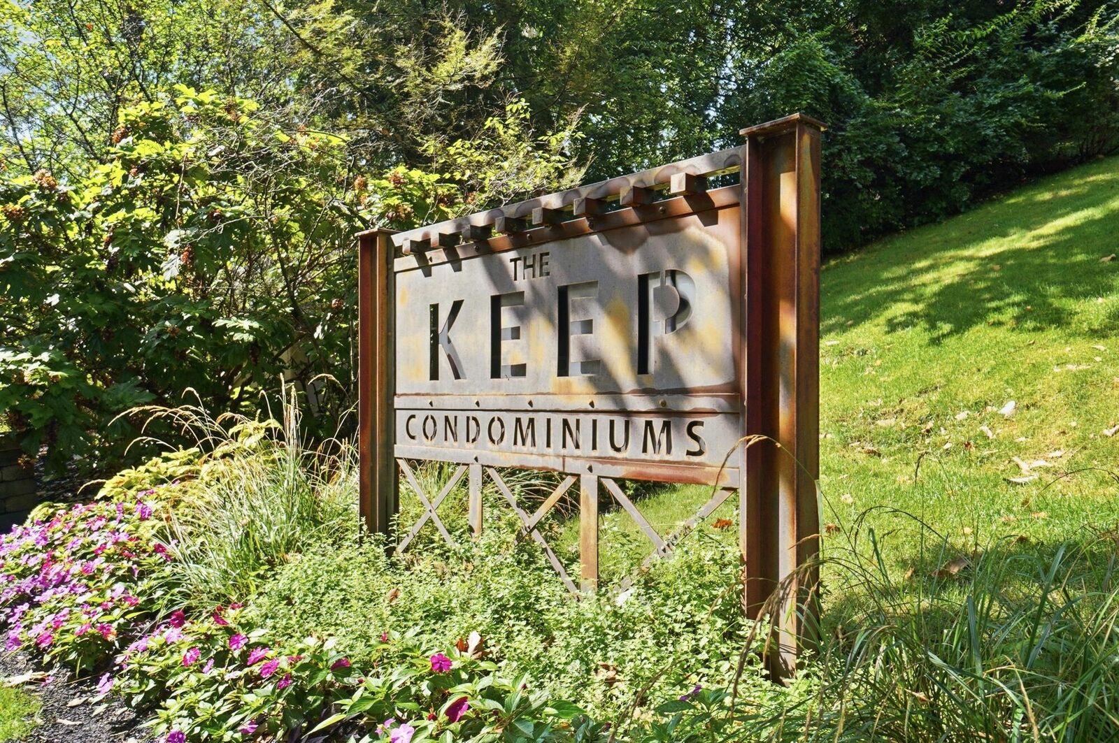 Property Photo:  2403 Keep Place  OH 43204 