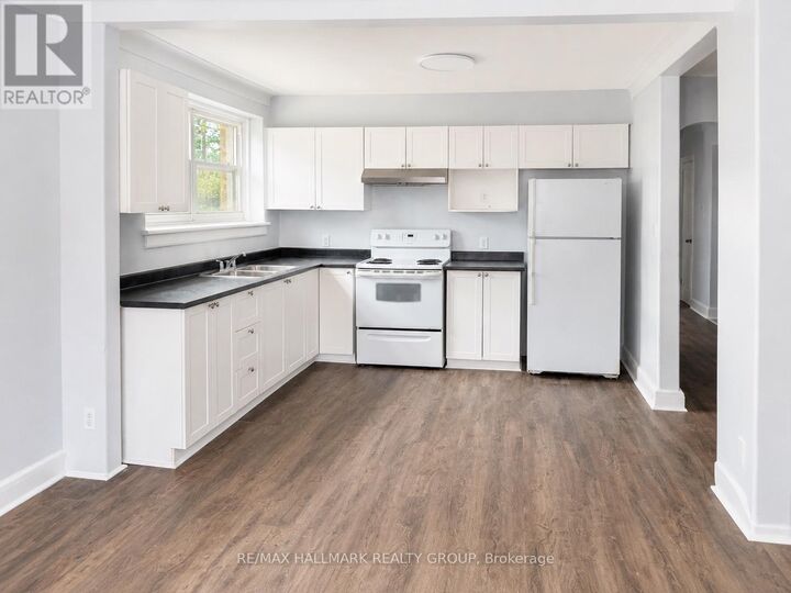 Property Photo: 20 Lower Charlotte Street 2 ON K1N 8K1