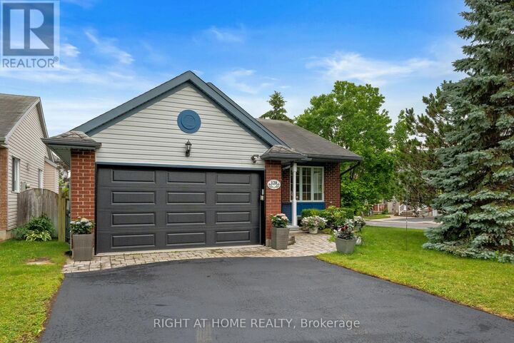 Property Photo: 120 Grandpark Circle ON K1G 6R5