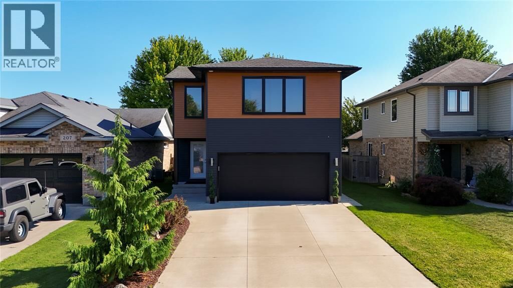 Property Photo: 209 Meadowlark Lane ON N7S 6K2