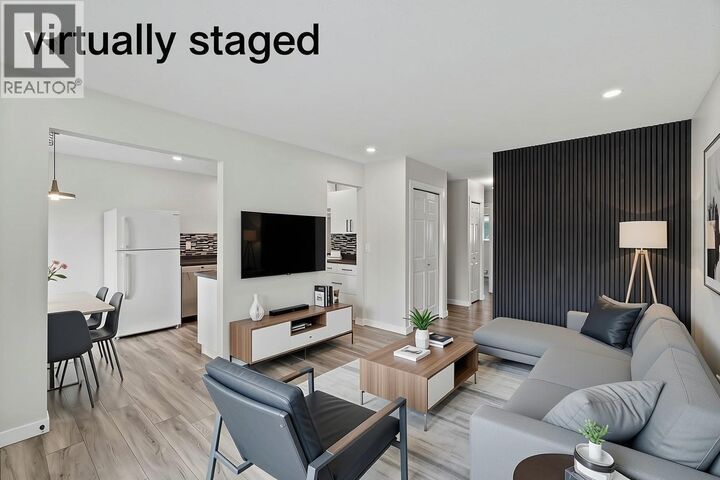 Property Photo: 1320 Selkirk Avenue 4 BC V2B 1V7