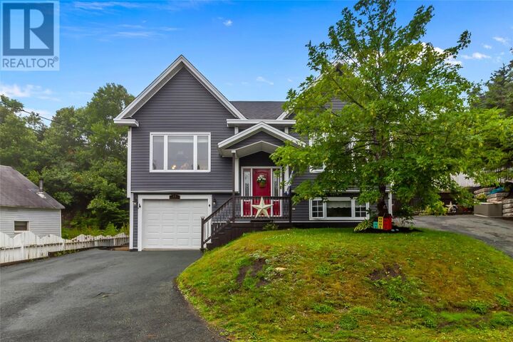11 Whelans Crescent — photo 1