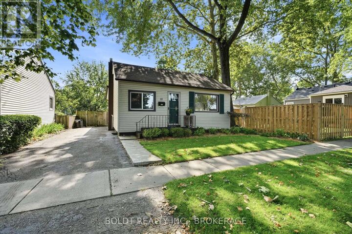 16 Longfellow Avenue — photo 1