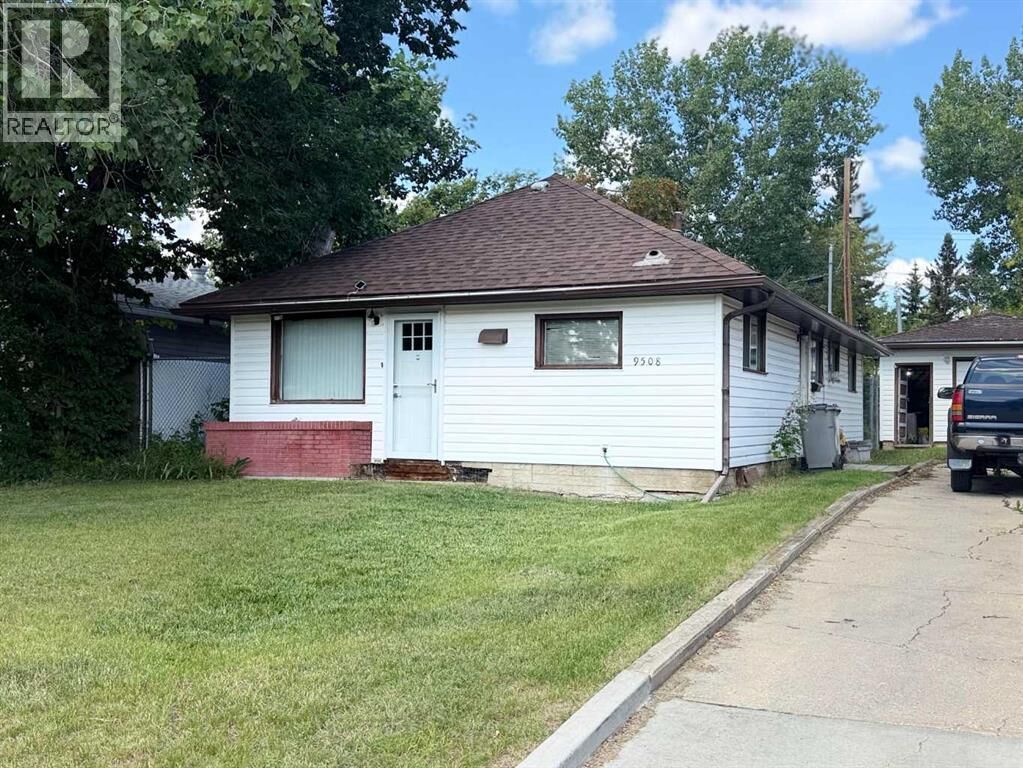 Property Photo: 9508 104 Avenue AB T8V 1E3