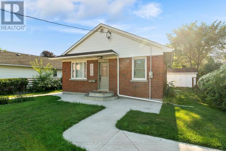 13 Waterloo Street North — photo 1