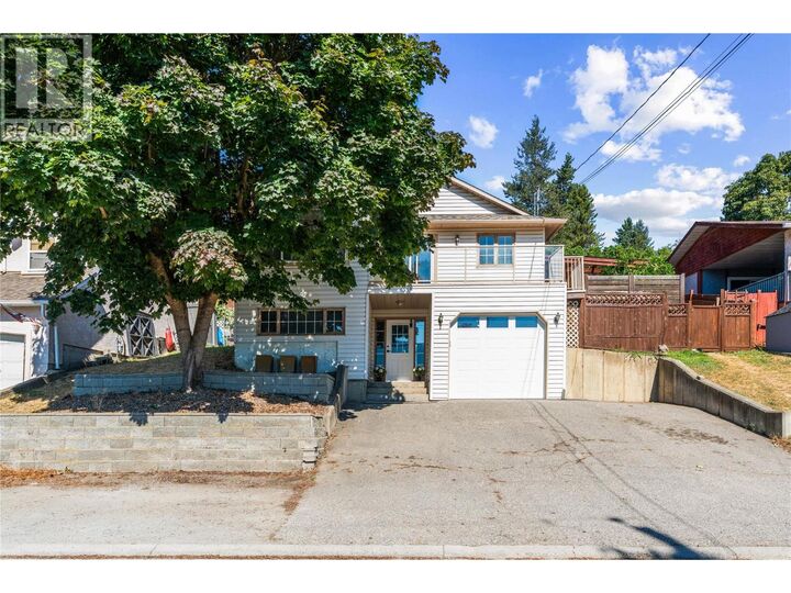 Property Photo: 1908 Grandview Avenue BC V0E 2G0