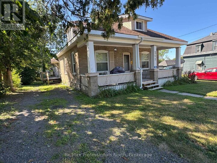 Property Photo:  261 Hotchkiss Street  ON P1P 1H7 