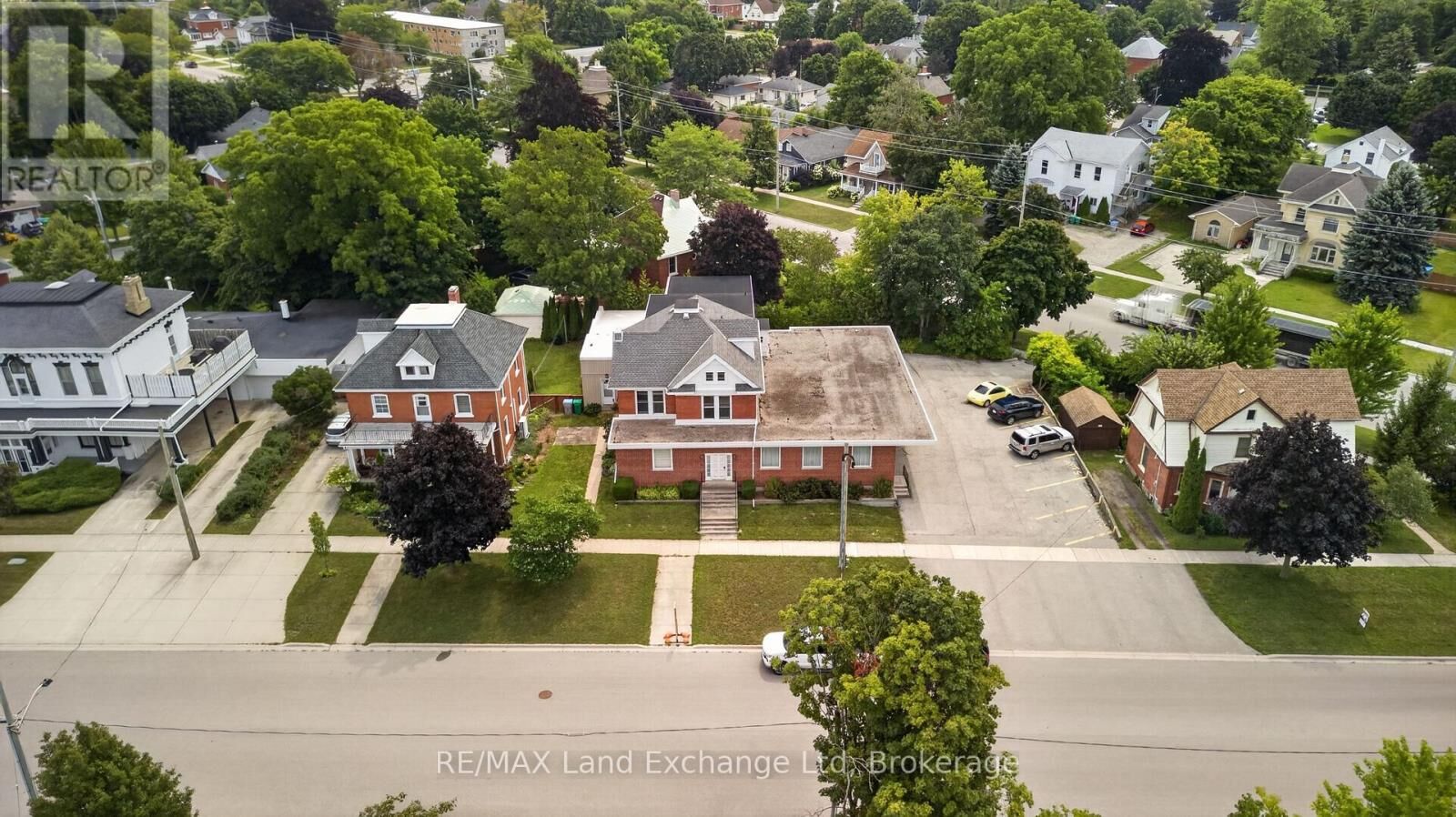 Property Photo: 77 Montreal Street ON N7A 2G5