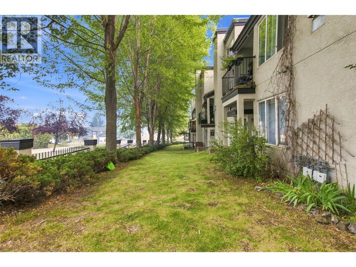 Property Photo: 411 Aberdeen Drive 7 BC V1S 1X2