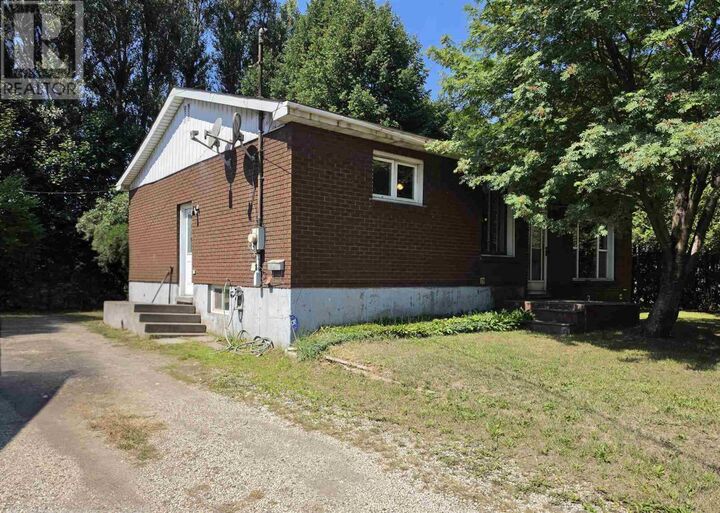 Property Photo:  87 Letcher St  ON P6C 4X5 