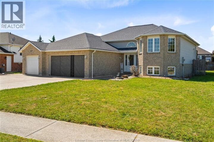 Property Photo:  217 Grandview Boulevard  ON N0R 1A0 