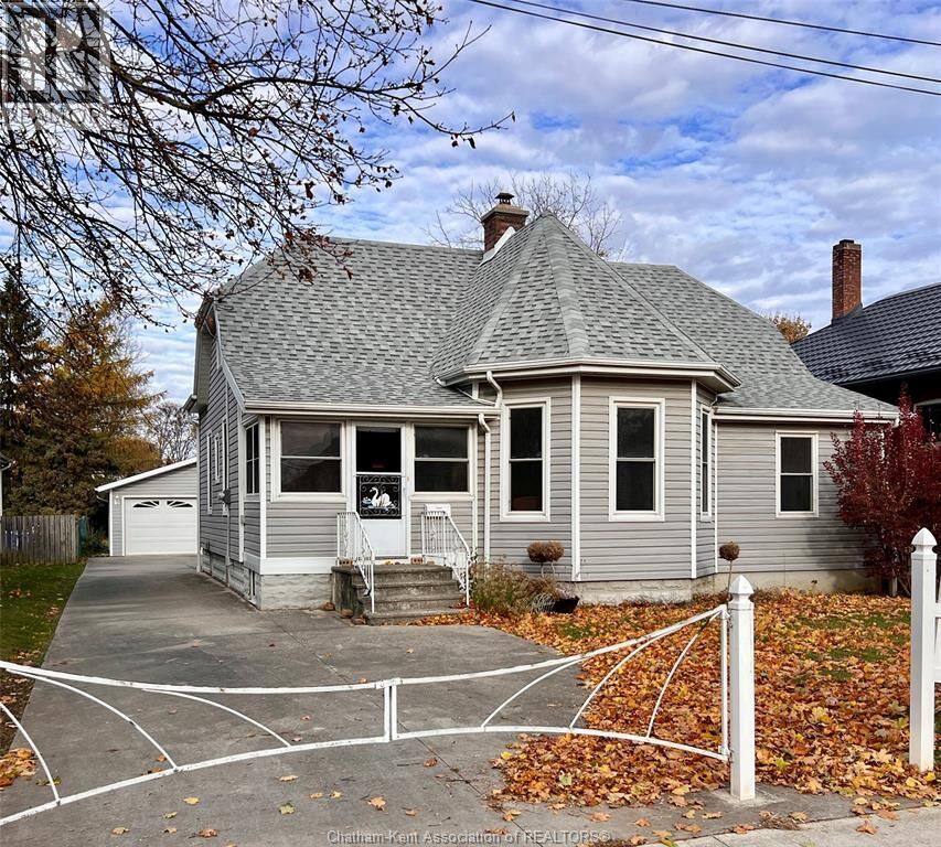 Property Photo:  101 Harvey Street  ON N7M 1M4 