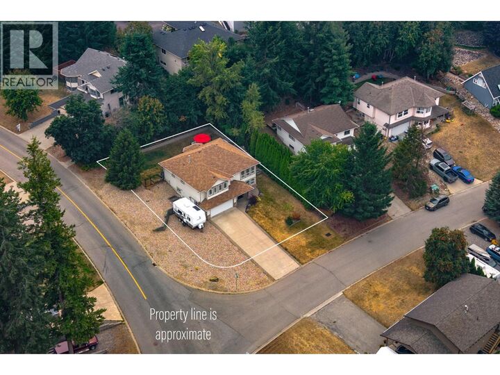 Property Photo:  1690 16 Avenue Southeast  BC V1E 2M7 