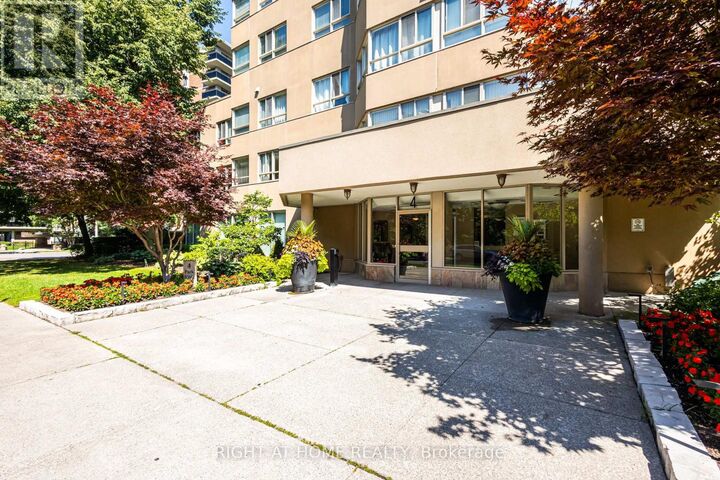 Property Photo: 4 Park Vista Drive 912 ON M4B 3M8