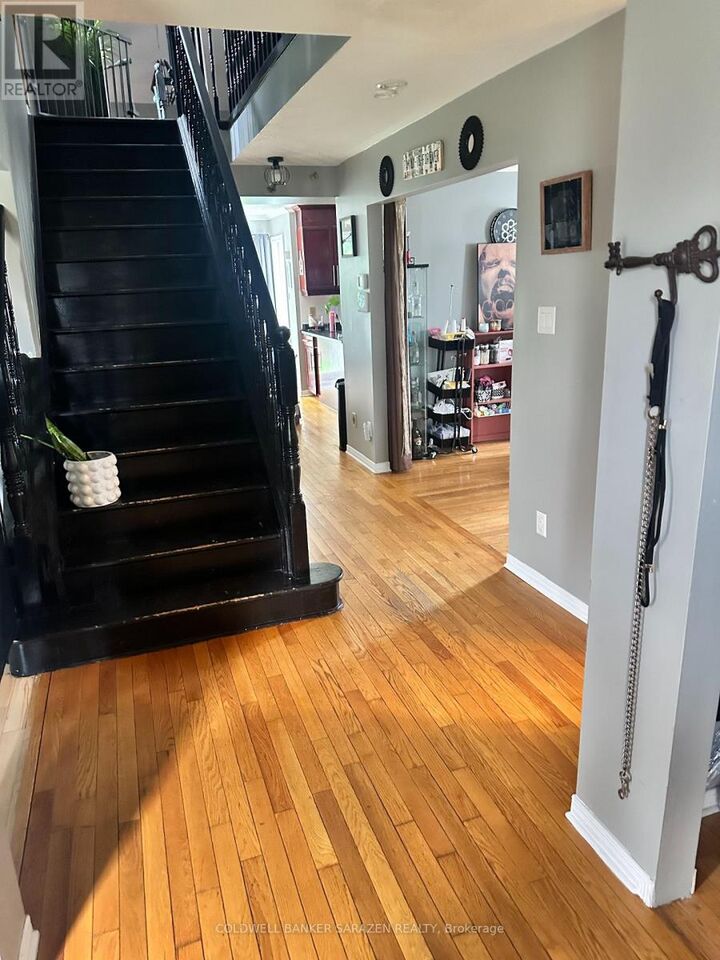 Property Photo:  55 Bramblegrove Crescent  ON K1T 3G2 