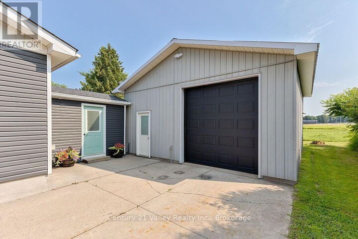 Property Photo: 785 Eighth Street ON K7V 1B5
