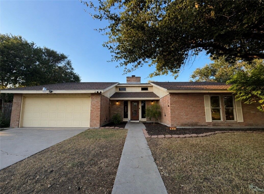 Property Photo:  907 Hercules Drive E  TX 78343 
