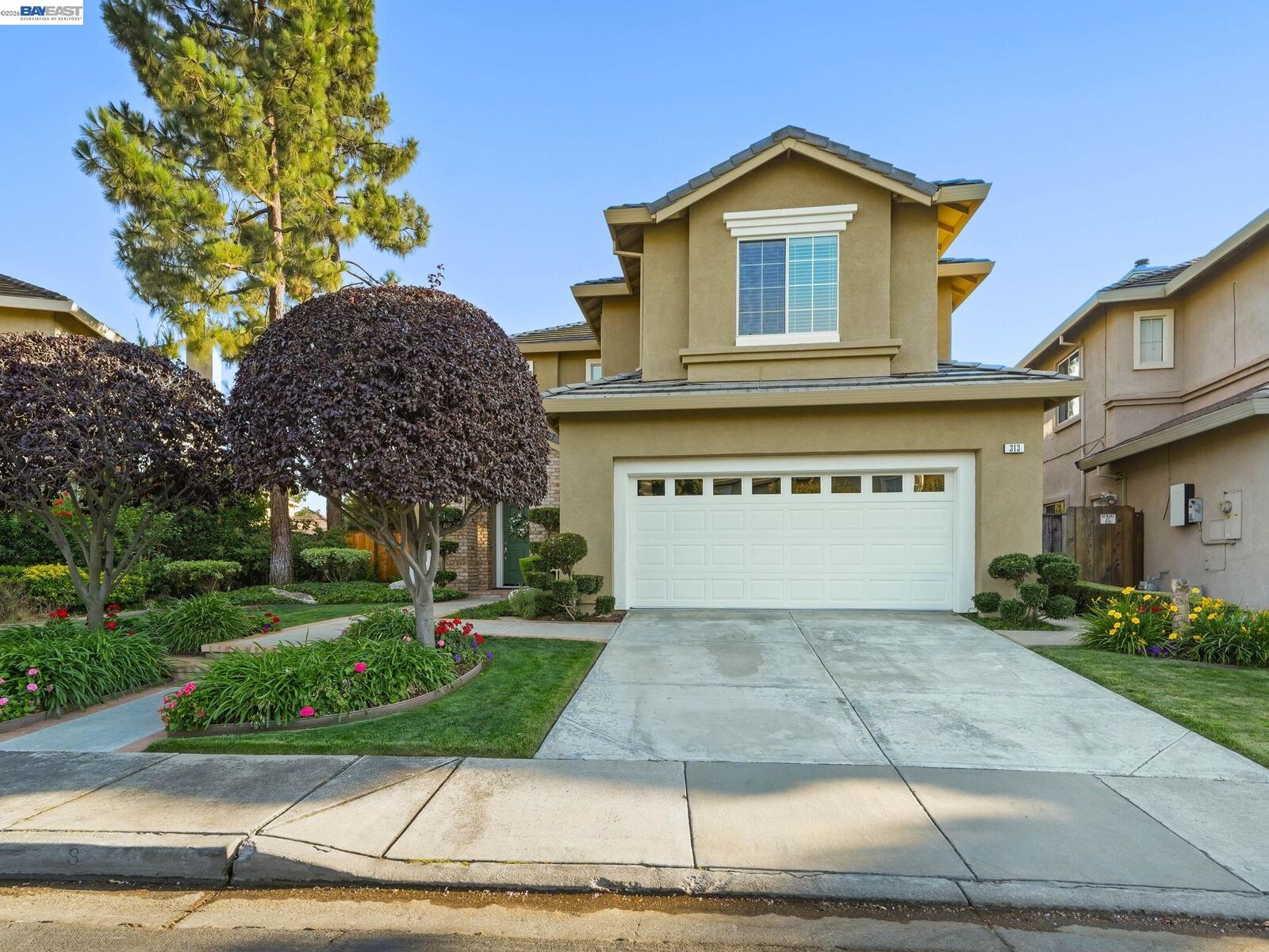 Property Photo: 313 Bridgecreek Way CA 94544