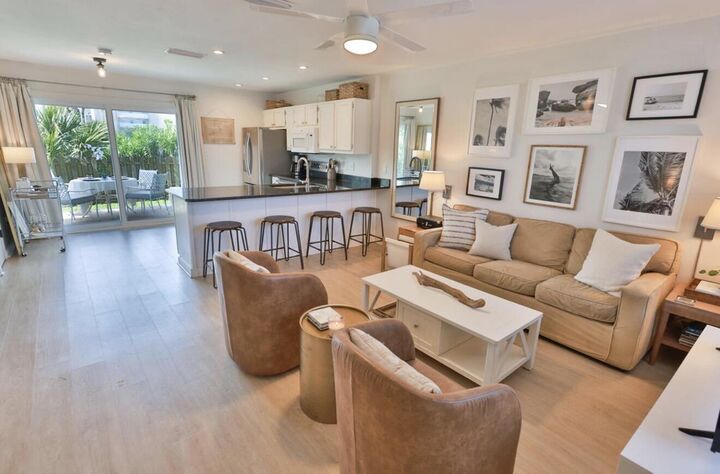 Property Photo:  304 Barracuda Avenue 102  FL 32548 