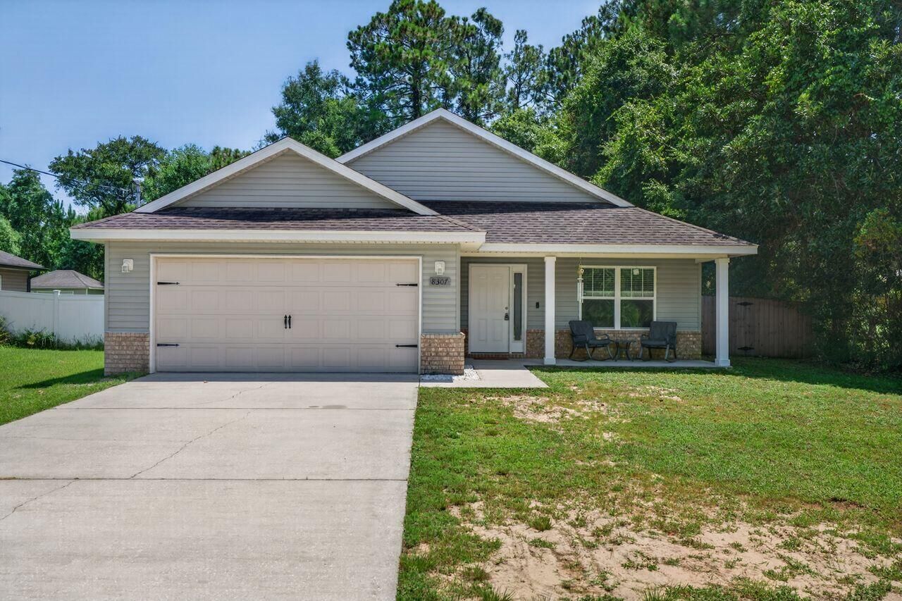 Property Photo: 8307 Toledo Street FL 32566