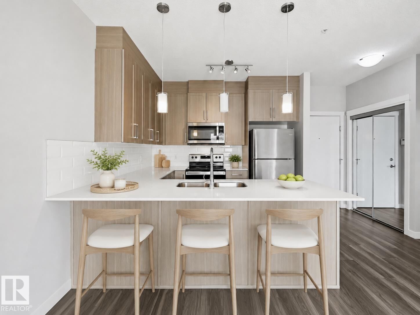 Property Photo: 812 Welsh Drive SW 117 AB T6X 1Y7
