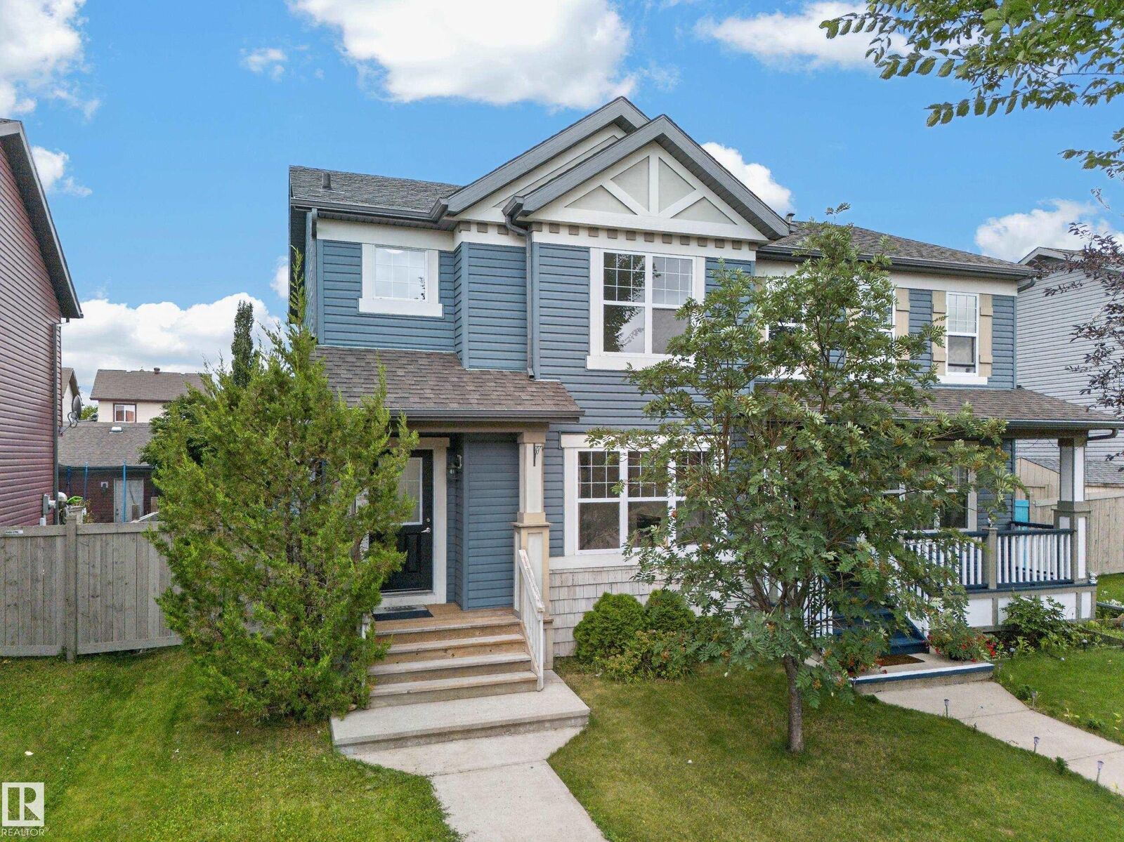 Property Photo:  2115 32 Street NW  AB T6T 0K4 