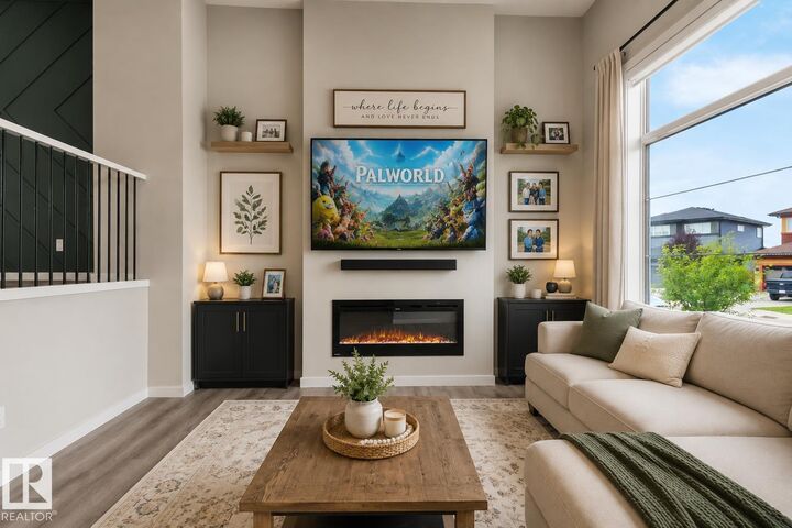 Property Photo: 2355 Kelly Circle Circle SW AB T6W 4K2