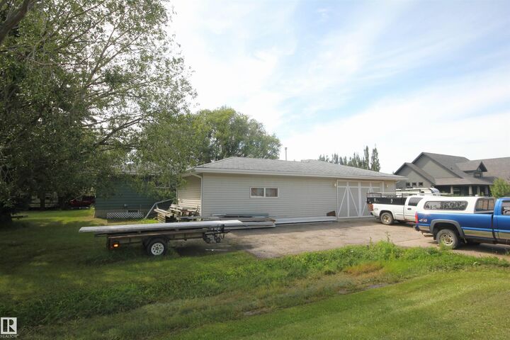 Property Photo: 272 Paquin Street AB T8R 2G5