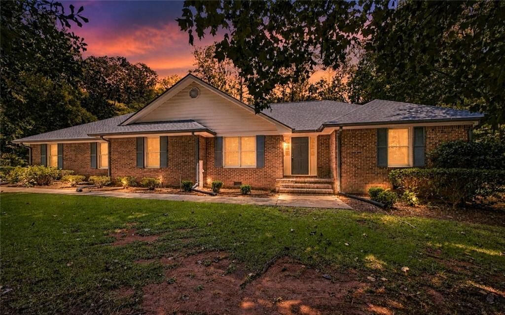 Property Photo:  131 Plantation Way  GA 30281 