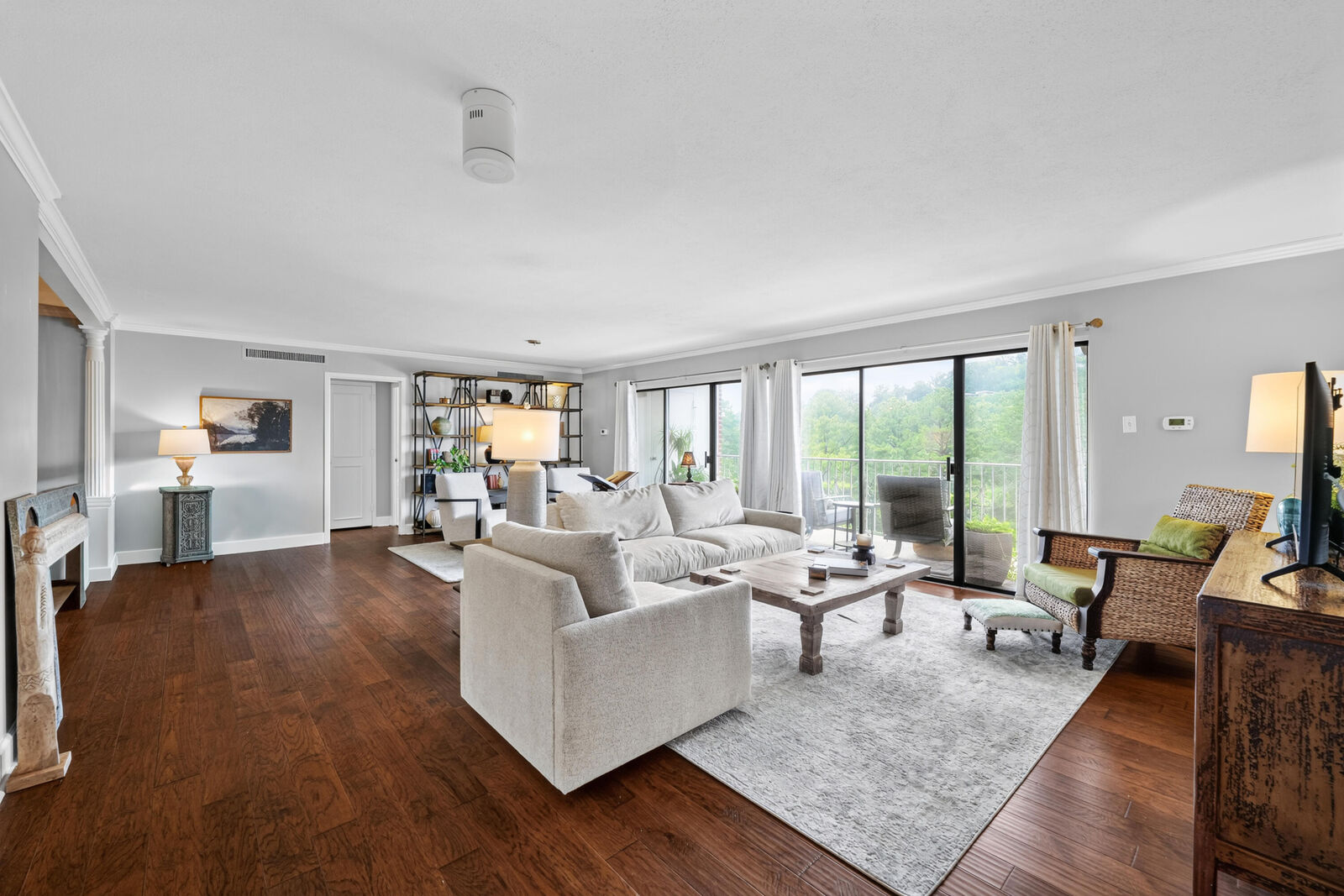 Property Photo:  1414 Continental Drive  TN 37405 