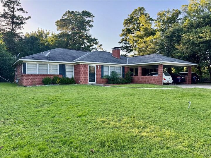 Property Photo: 1408 W Lakeshore Drive LA 71457