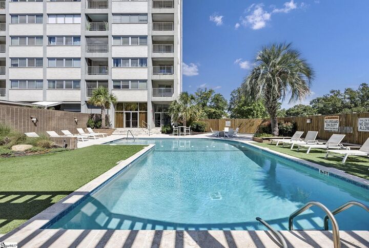 Property Photo:  1520 Senate Apt 125 Street  SC 29201 