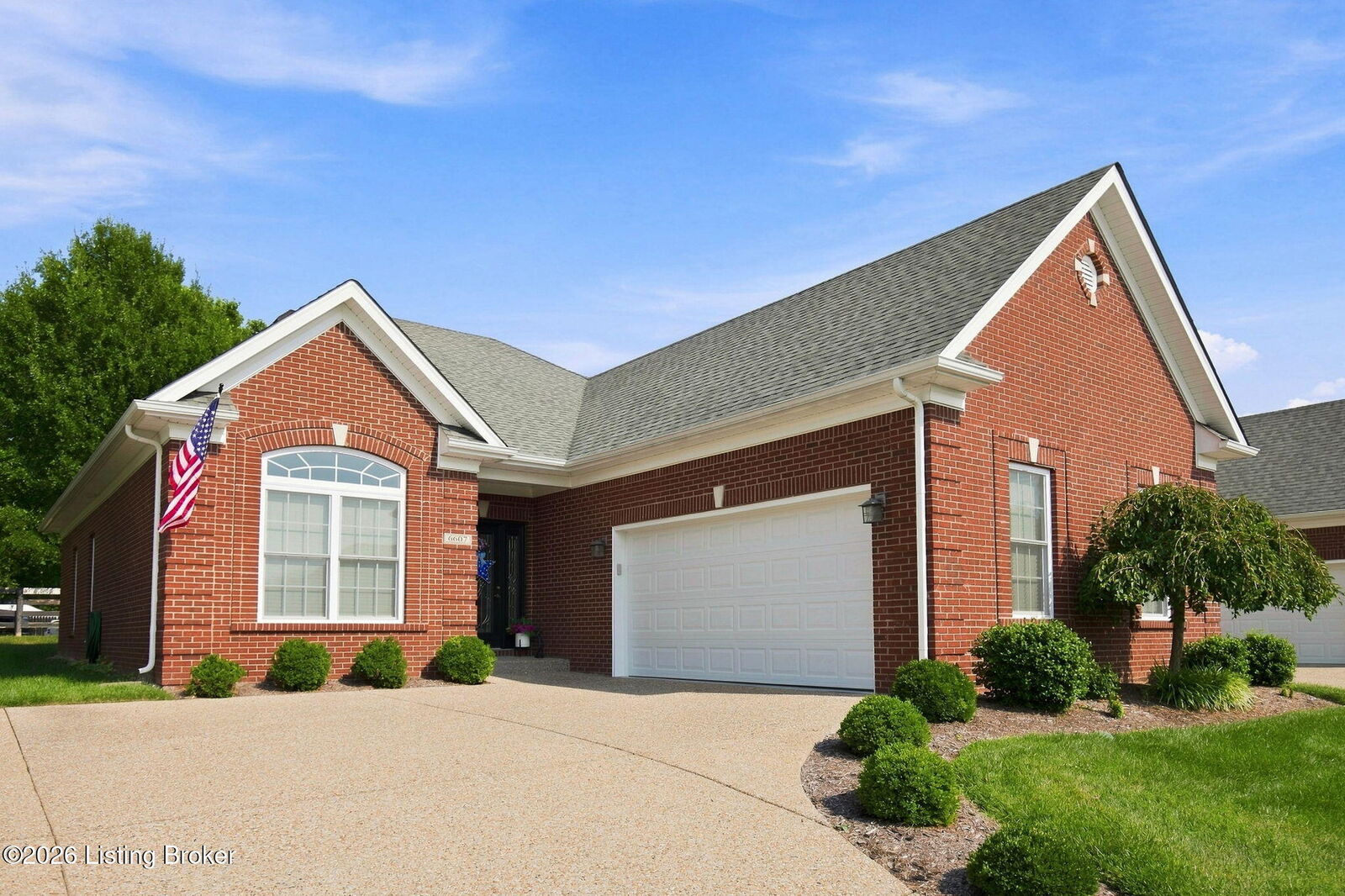 Property Photo: 6607 Villa Spring Dr KY 40291