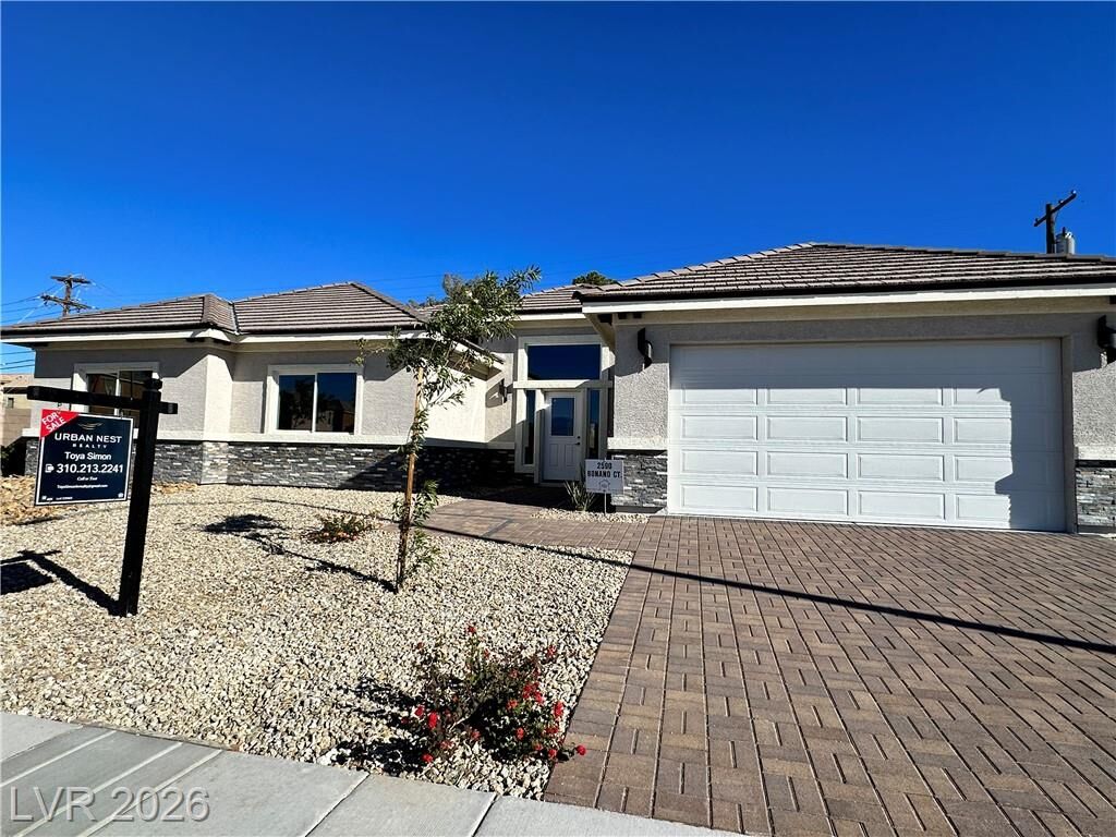 Property Photo: 2590 Bonano Court NV 89108