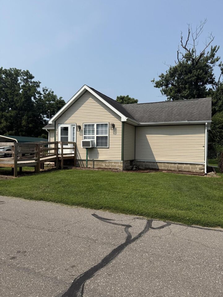 Property Photo: 307 S Fisher Street IN 46534