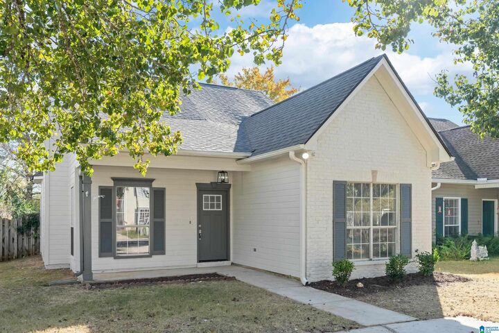 Property Photo:  1441 Amberley Woods Cove  AL 35080 
