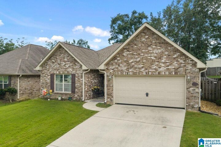 Property Photo:  2919 Phelan Circle  AL 35077 