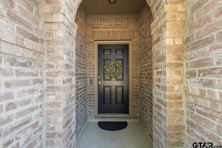 Property Photo: 2005 Uvalde TX 75126