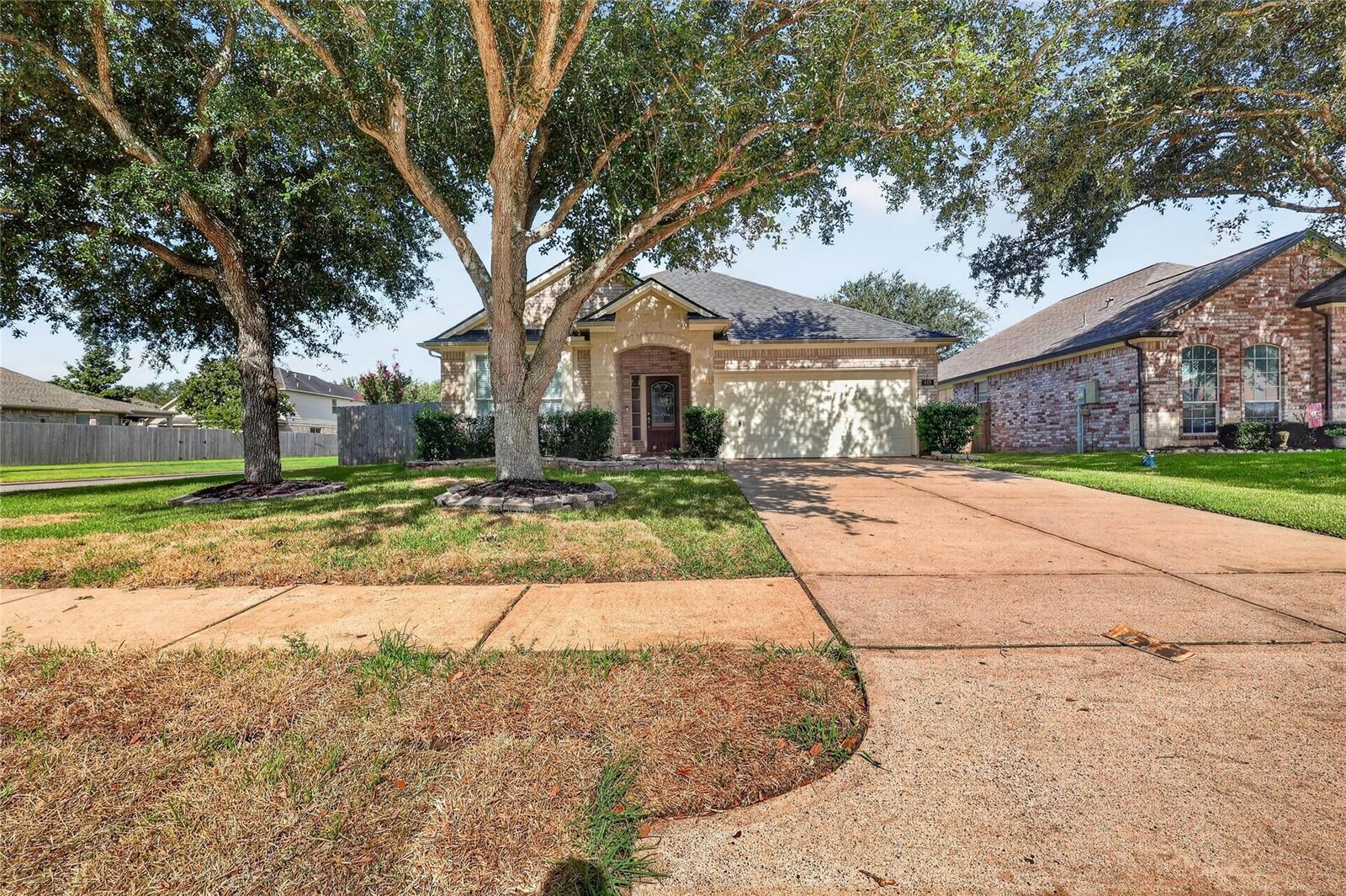 Property Photo:  419 Drake Lane  TX 77573 