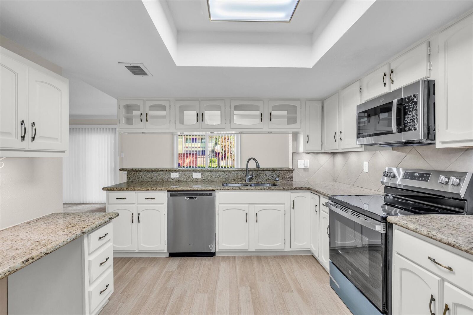 Property Photo: 14555 Wunderlich Drive 2901 TX 77069