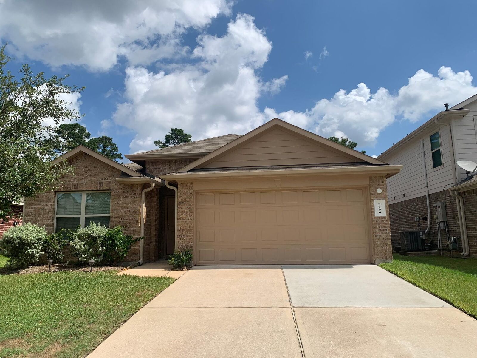 Property Photo: 5606 Mesquite Oaks Trail TX 77389
