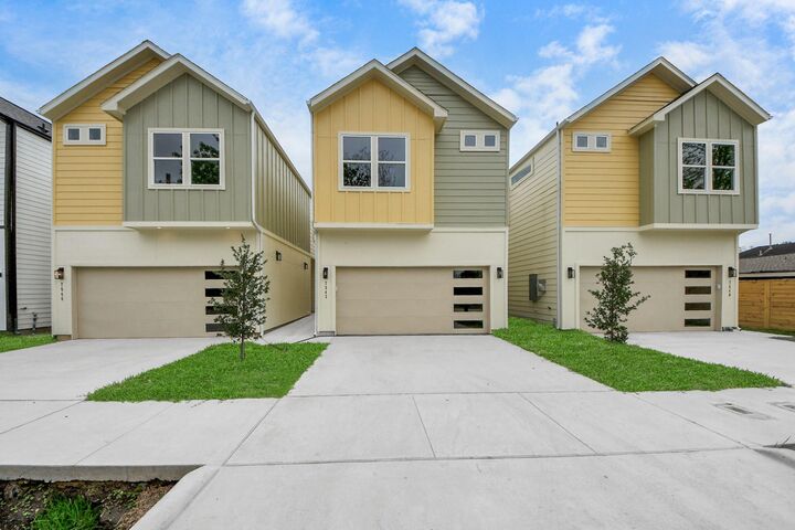 Property Photo: 7542 Charlie Street TX 77088