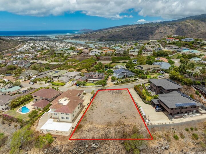 Property Photo:  132 Hoolako Place  HI 96825 