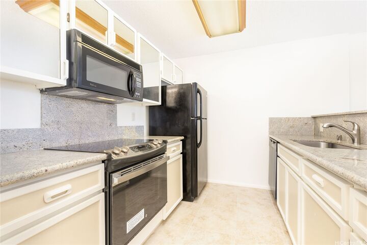 Property Photo: 55 S Judd Street 2105 HI 96817