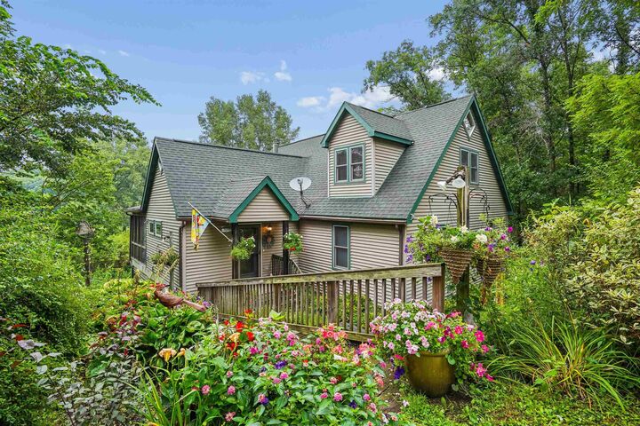 Property Photo: 29969 Iowa 13 Highway IA 52043