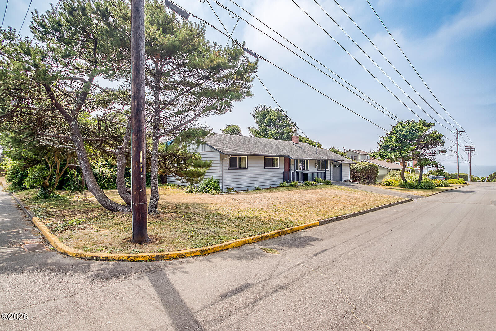 Property Photo: 507 NW 12th Street OR 97365