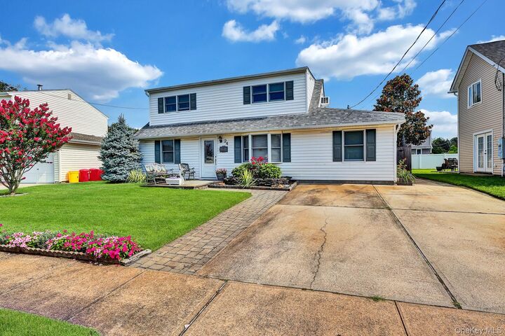 Property Photo: 24 Seaton Street NY 11758